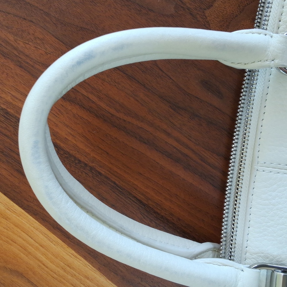 VINCE CAMUTO - Elegant White Leather Tote Bag1 - Picture 7 of 7
